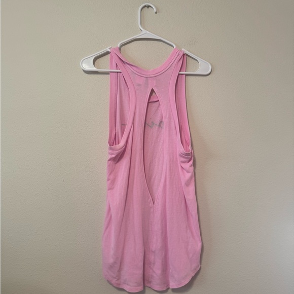 5/$55 !! 🔥 PINK Victoria's Secret Light Pink Tank Top - Picture 3 of 3